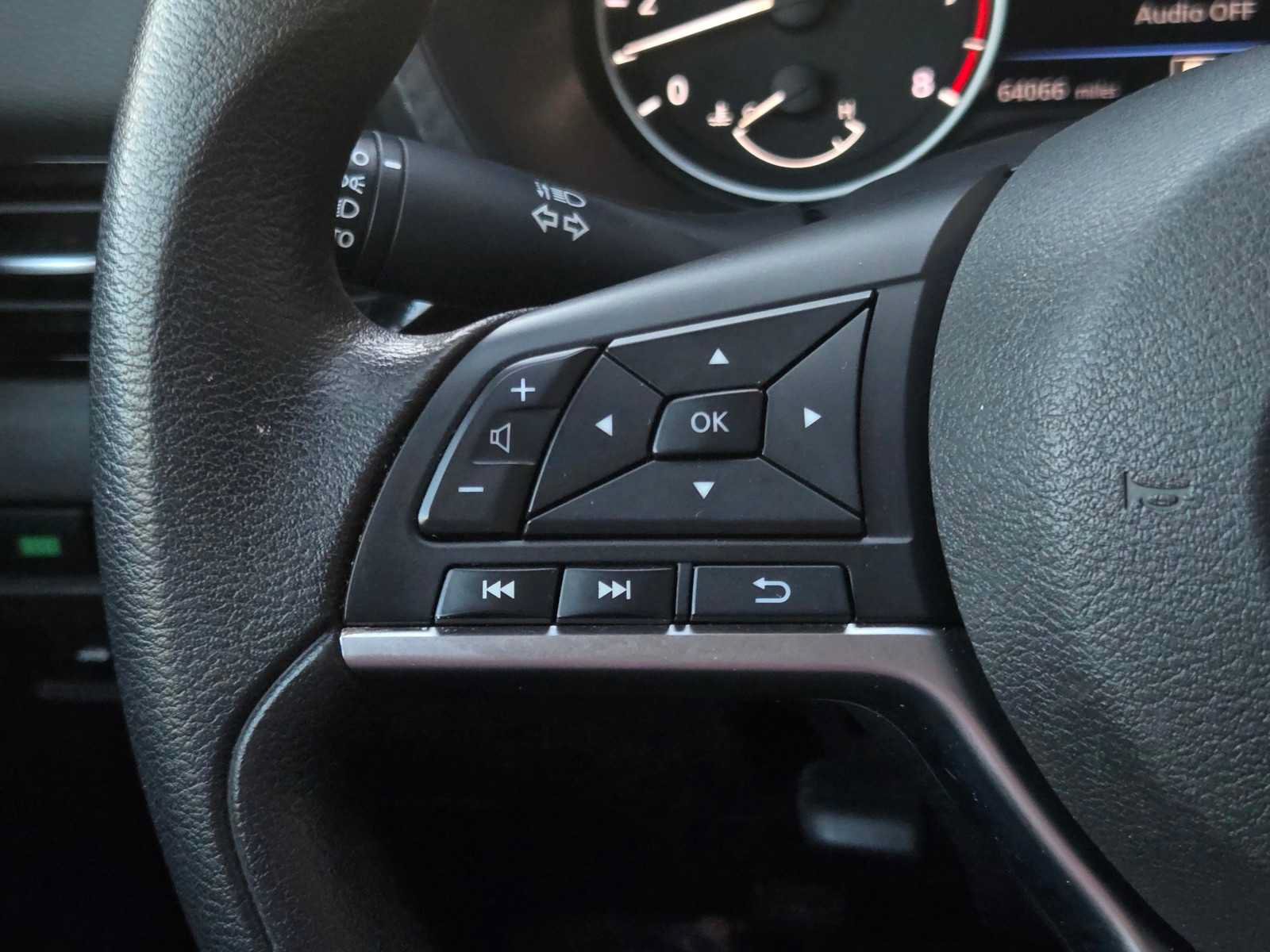 Used 2024 Nissan Sentra SV FWD image 20