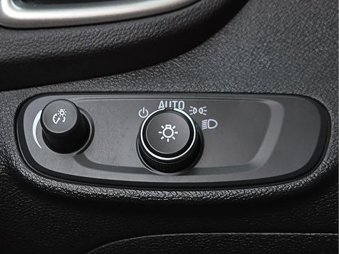 Used 2019 Chevrolet Trax LS FWD image 18