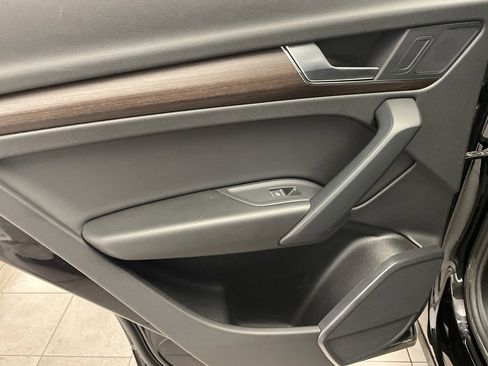 Used 2023 Audi Q5 Premium w/ Convenience Package image 35