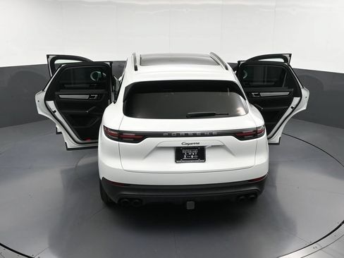 Certified 2022 Porsche Cayenne Platinum Edition AWD/4WD image 34