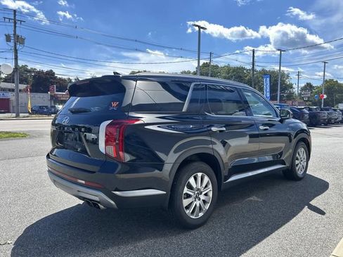 Used 2023 Hyundai Palisade SEL AWD/4WD image 3