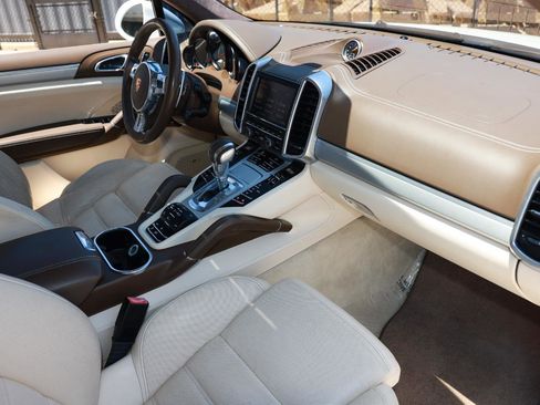 Used 2014 Porsche Cayenne GTS AWD/4WD image 16