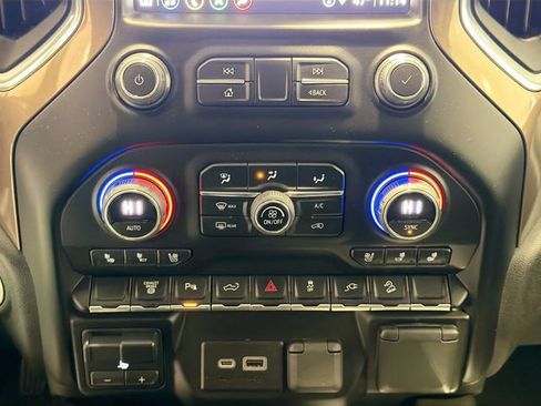 Used 2023 Chevrolet Silverado 2500 High Country image 16