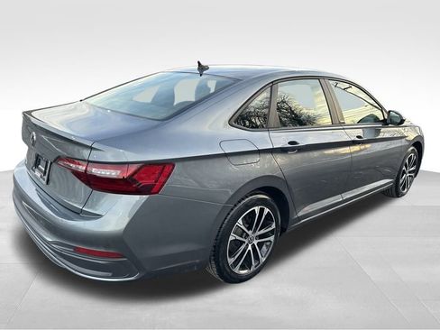 Used 2023 Volkswagen Jetta Sport image 5