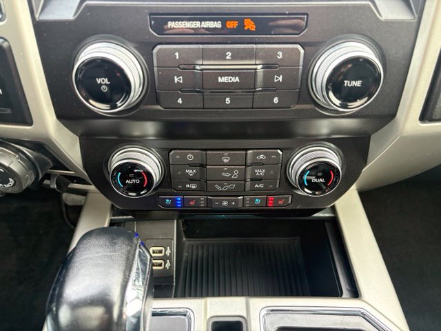 Used 2019 Ford F150 Lariat w/ Equipment Group 502A Luxury AWD/4WD image 33