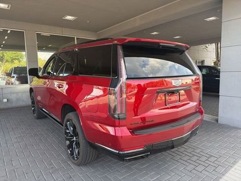 Certified 2025 Cadillac Escalade Sport Platinum w/ LPO, ONYX Package AWD/4WD image 5