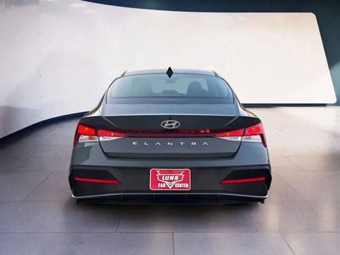 Used 2024 Hyundai Elantra SEL FWD image 4