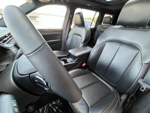 Used 2024 Jeep Grand Cherokee L Limited w/ Luxury Tech Group II AWD/4WD image 18