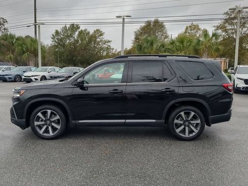 Used 2024 Honda Pilot Touring image 7