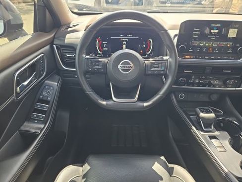 Certified 2021 Nissan Rogue Platinum image 13