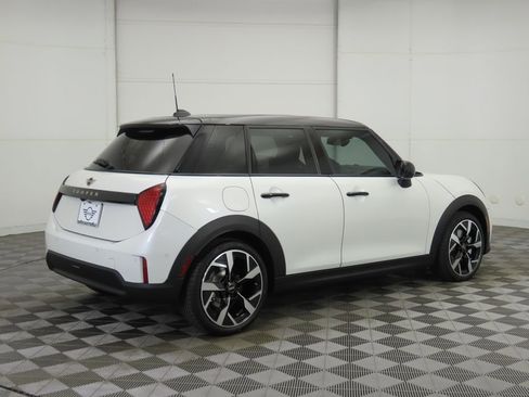 Used 2026 MINI Cooper 4-Door Hardtop image 5