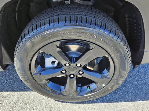 New 2025 Jeep Grand Cherokee Limited w/ Luxury Tech Group II image 18