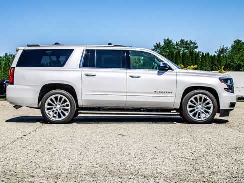 Used 2019 Chevrolet Suburban Premier w/ Premier Plus Edition AWD/4WD image 2
