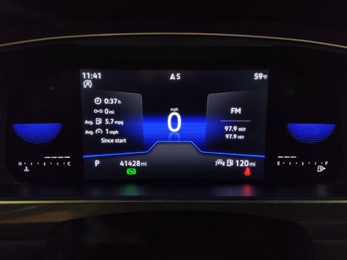 Used 2022 Volkswagen Tiguan SE w/ Panoramic Sunroof Package image 23