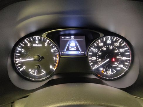 Used 2018 Nissan Pathfinder SV AWD/4WD image 23