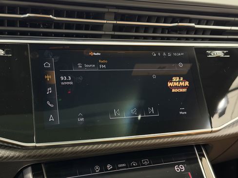 Used 2024 Audi RS Q8 4.0T image 44