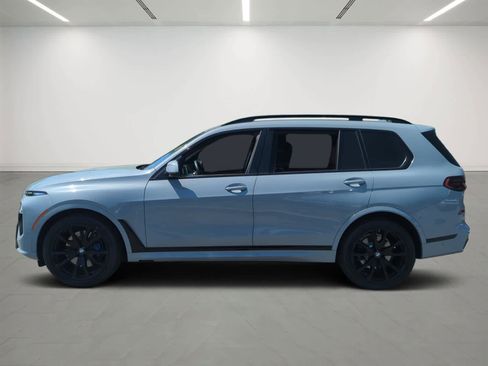 Used 2024 BMW X7 xDrive40i w/ M Sport Package AWD/4WD image 3