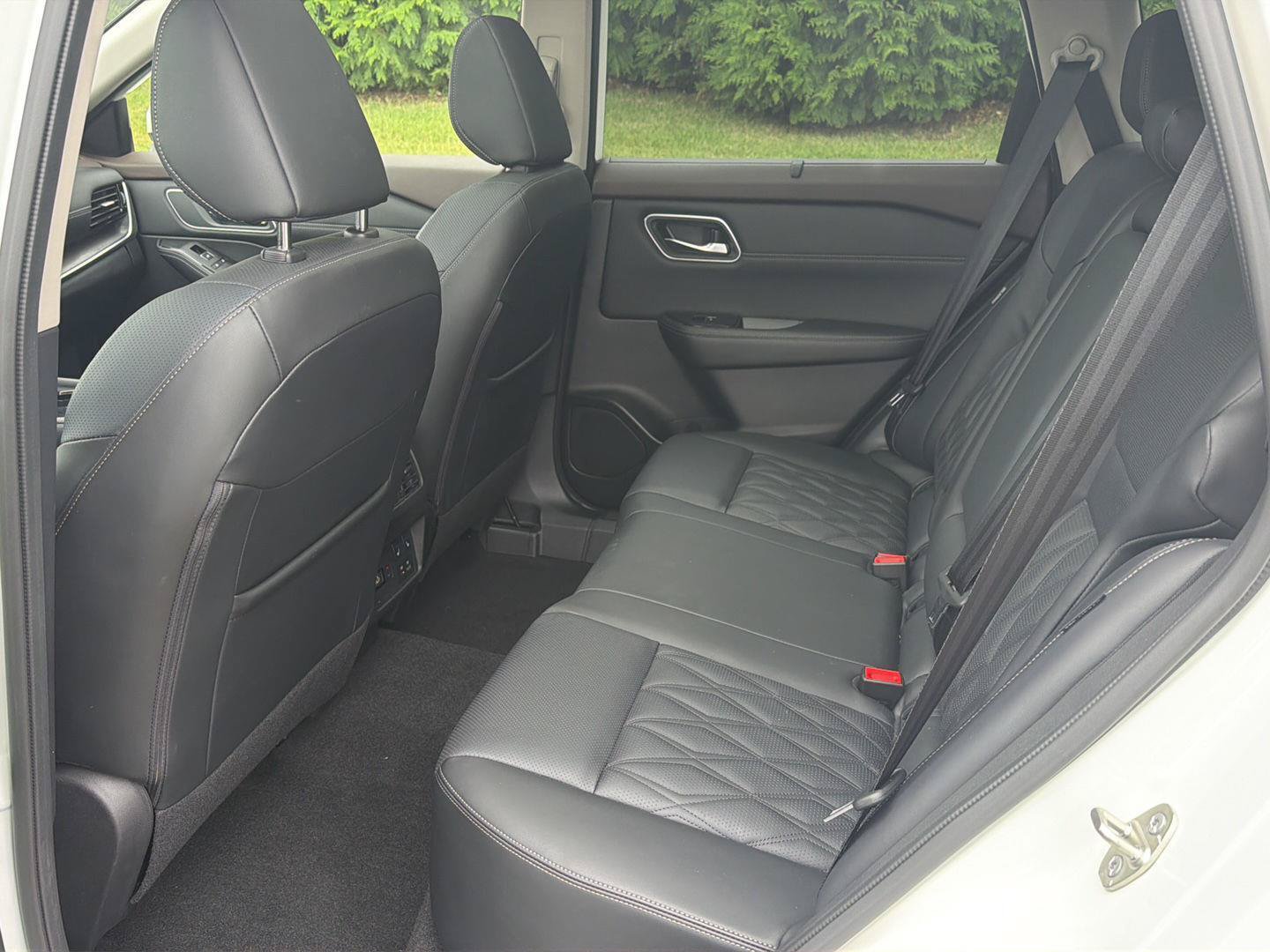 Used 2023 Nissan Rogue Platinum w/ Platinum Premium Package AWD/4WD image 11
