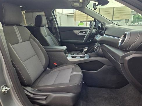 Used 2025 Chevrolet Blazer LT FWD image 29
