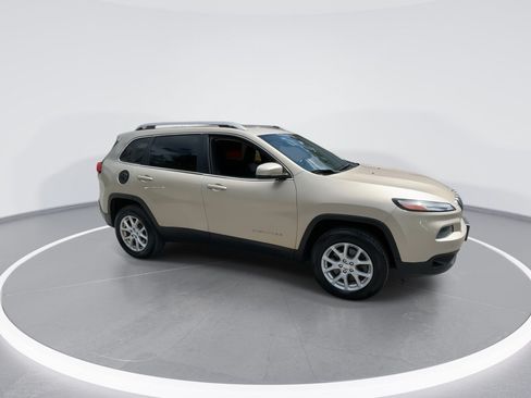 Used 2014 Jeep Cherokee Latitude AWD/4WD image 24