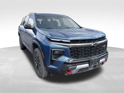 Used 2025 Chevrolet Traverse Z71 w/ Driver Confidence Package image 7