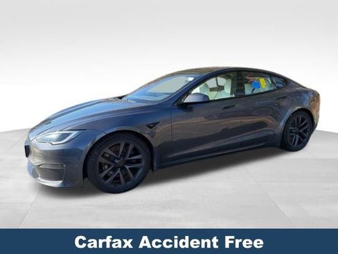 Used 2022 Tesla Model S Plaid image 2