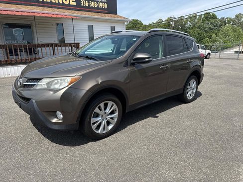 Used 2013 Toyota RAV4 Limited AWD/4WD image 2
