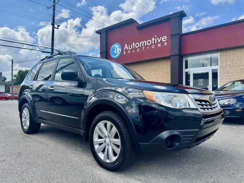 Used 2011 Subaru Forester 2.5X Premium AWD/4WD image 2
