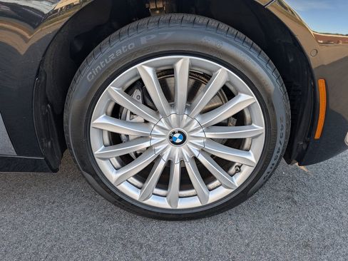 Used 2022 BMW 740i xDrive image 12