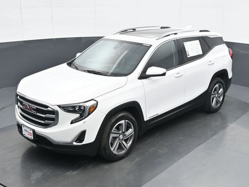 Used 2021 GMC Terrain SLT w/ Infotainment Package II AWD/4WD image 17