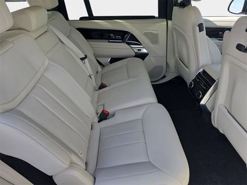 Certified 2024 Land Rover Range Rover Long Wheelbase SE image 11
