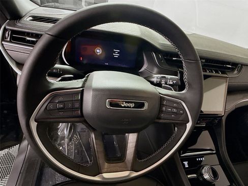 New 2025 Jeep Grand Cherokee L Limited w/ Trailer Tow Package image 6