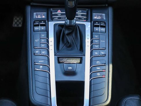 Used 2017 Porsche Macan image 15