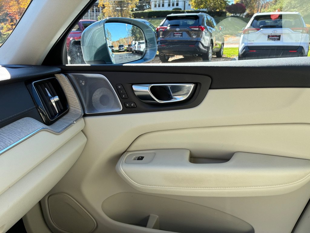 Used 2022 Volvo XC60 B5 Inscription w/ Advanced Package AWD/4WD image 35