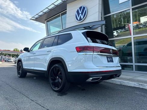 Certified 2024 Volkswagen Atlas SE w/ Black Wheel Package AWD/4WD image 6