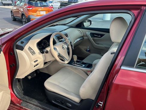 Used 2015 Nissan Altima 2.5 SV w/ Convenience Package image 13