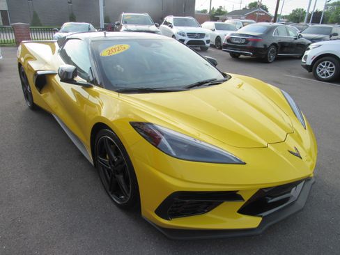 Used 2025 Chevrolet Corvette Stingray Preferred Conv w/ Stealth Interior Trim Package RWD image 11