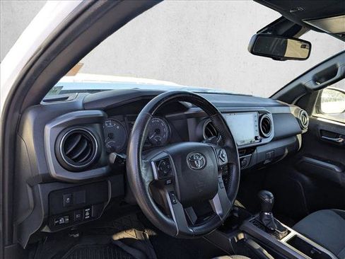 Used 2021 Toyota Tacoma TRD Off-Road image 9