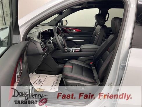 New 2026 Chevrolet Traverse RS w/ LPO, Floor Liner Package FWD image 31