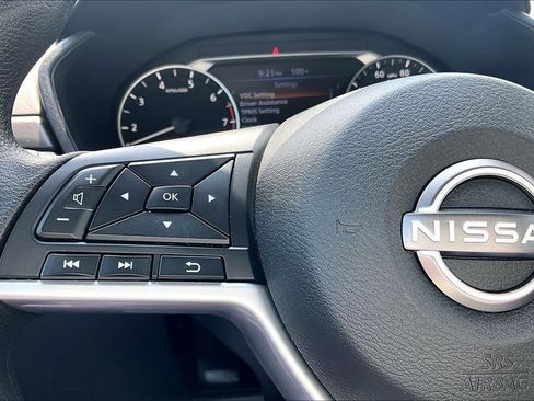 Used 2025 Nissan Altima 2.5 SV FWD image 23
