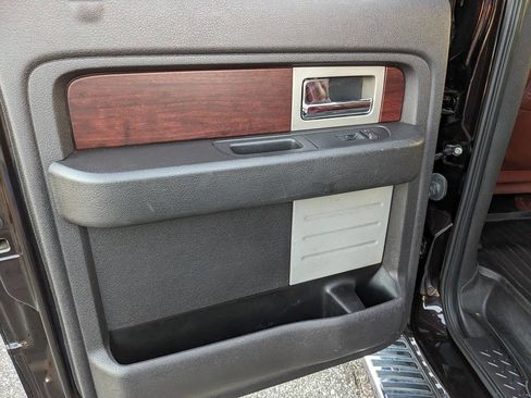 Used 2013 Ford F150 King Ranch w/ King Ranch Luxury Pkg image 19