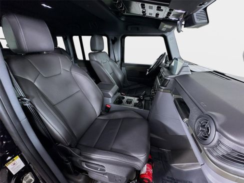 Used 2025 INEOS Grenadier AWD/4WD image 27