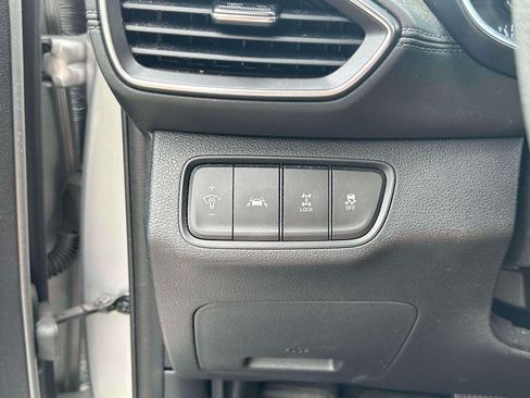 Used 2020 Hyundai Santa Fe SE AWD/4WD image 19