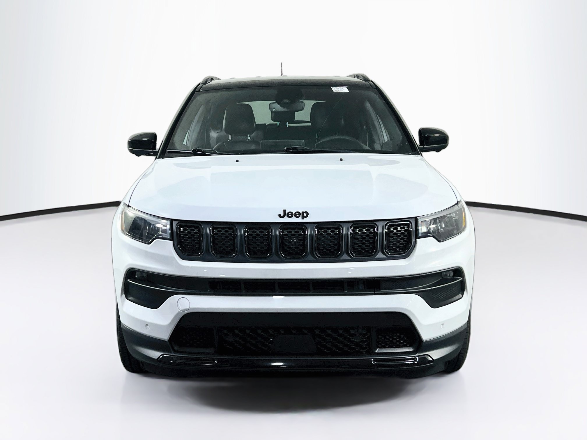 Used 2023 Jeep Compass Latitude w/ Convenience Group AWD/4WD image 2