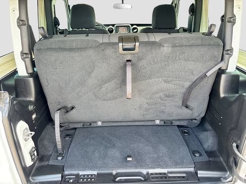 Used 2019 Jeep Wrangler Sport AWD/4WD image 22