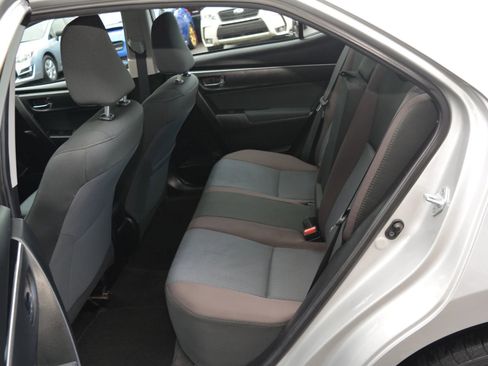 Used 2018 Toyota Corolla LE image 11