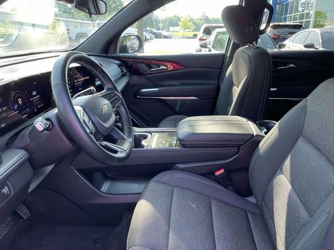 Used 2024 Chevrolet Traverse LT FWD image 21