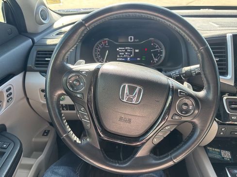 Used 2016 Honda Pilot Elite image 9