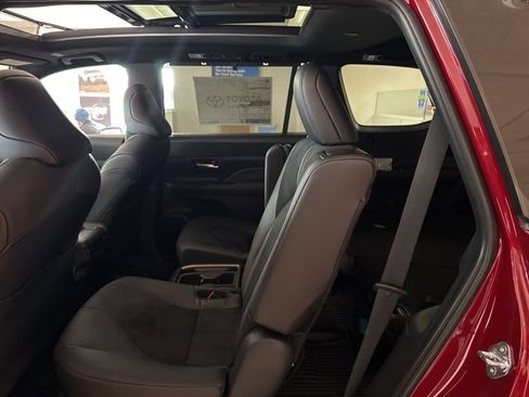 New 2026 Toyota Grand Highlander MAX Platinum image 6