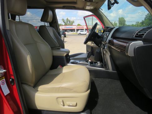 Used 2015 Toyota 4Runner Limited image 17